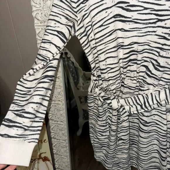 SAYLOR • Rudie Sweater Dress - Picture 5 of 11